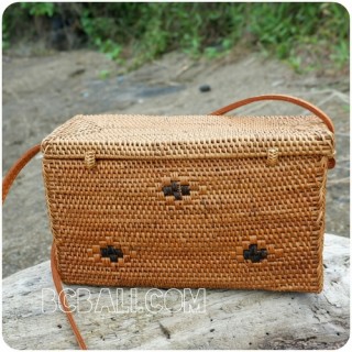 natural organic straw rattan sling bags sequare design motif